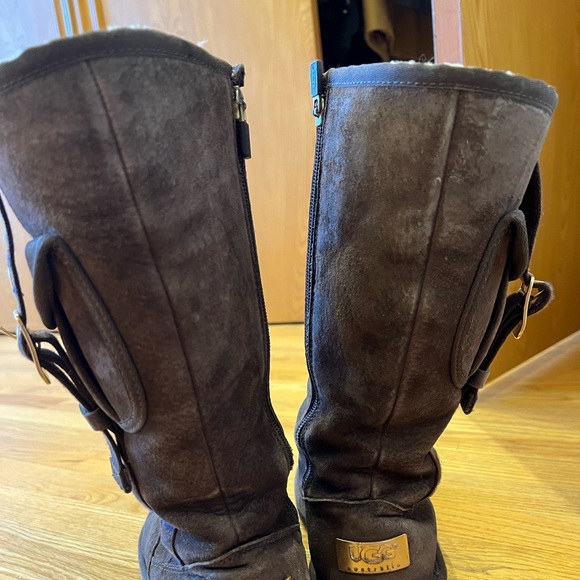 Knee high UGGs size 7 - Picture 2 of 5